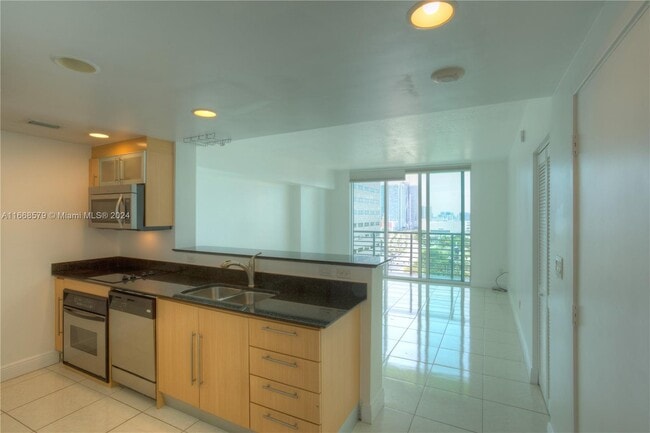 Photo - 325 S Biscayne Blvd Condo