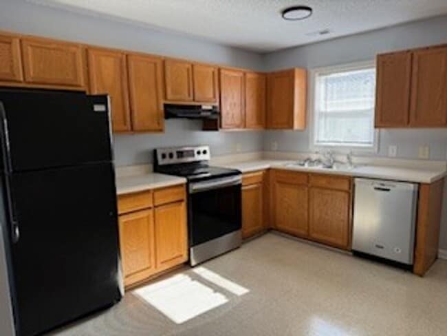 Photo - 245 Lakewood Dr