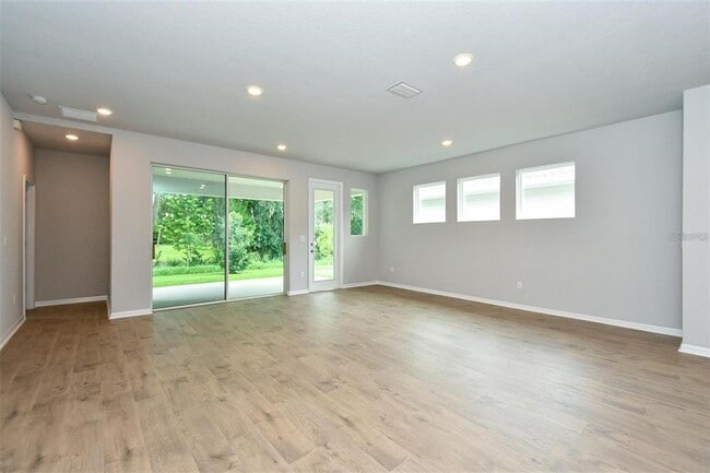 Photo - 8126 Trimbelle Ter