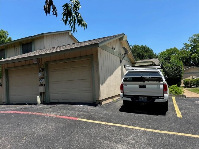 Photo - 9509 Blue Creek Ln