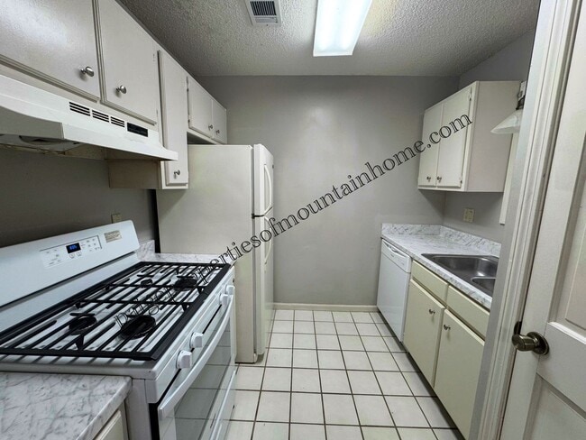 Photo - 605 Cooper Estates Dr Unit 605 Cooper Estates #02