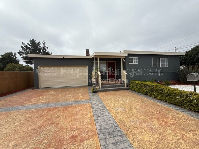 Photo - 476 Ferris Ave