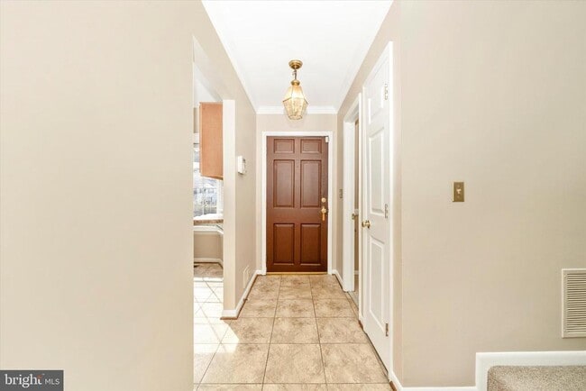 Photo - 310 Harry S Truman Dr