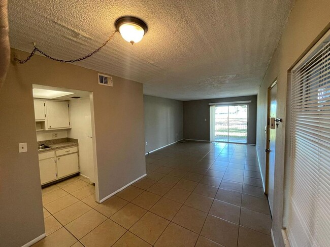Photo - 1830 Maravilla Ave Unit 307