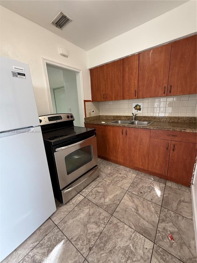 Photo - 1200 NE 128th St