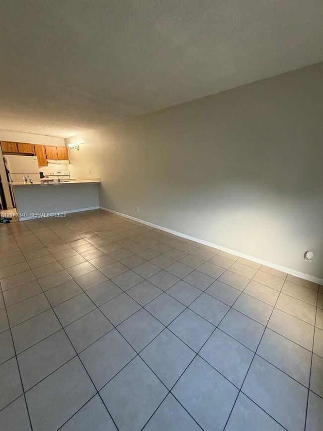 Building Photo - 2771 Riverside Dr Unit 503-A