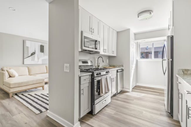 Building Photo - Barclay Village Apartments