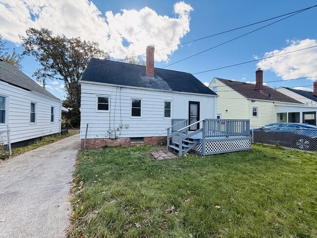 Photo - 19161 Raymond St
