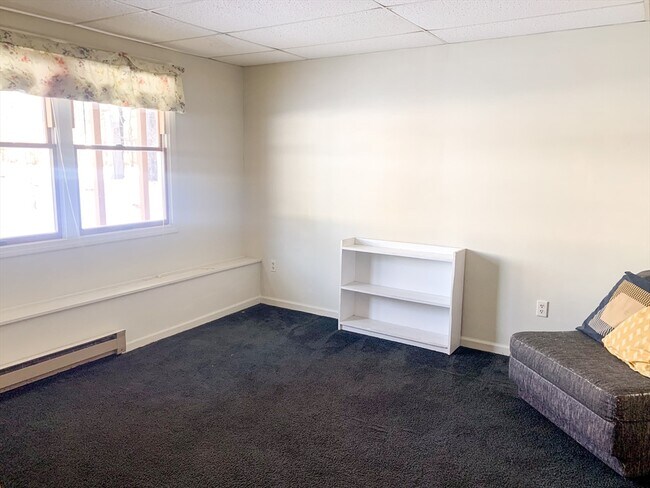 Photo - 51 1/2 Hatfield St Unit 6