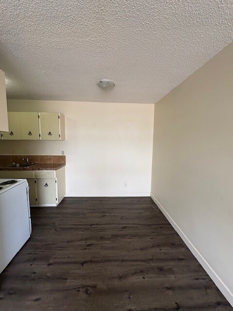 Photo - One bedroom in Sunalta Unit 408