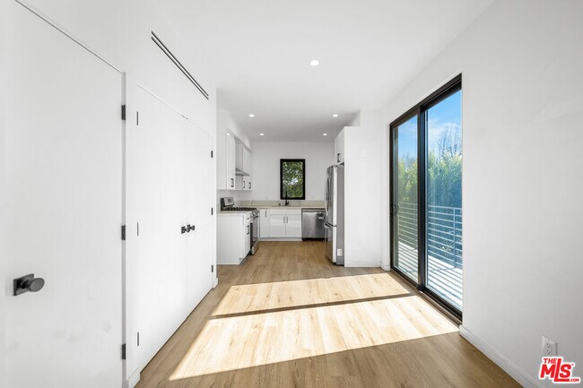 Photo - 2646 Westwood Blvd