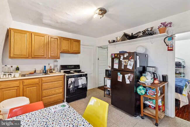 Photo - 4819 Walton Ave Unidad 3