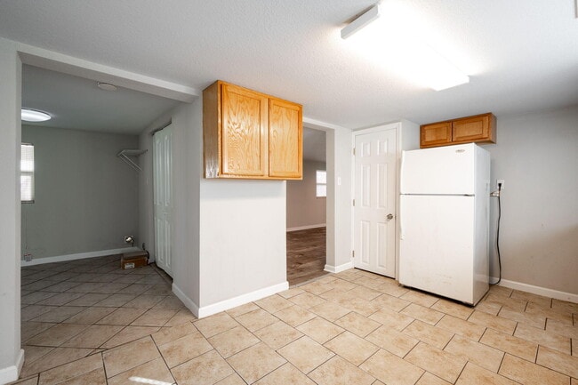 Photo - 276 S Center St