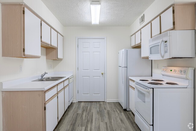 2BD, 2BA - 1,008SF - Kitchen