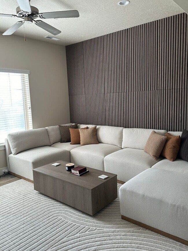 Photo - Spacious 3 Bed Townhome - Provo Slate Canyon