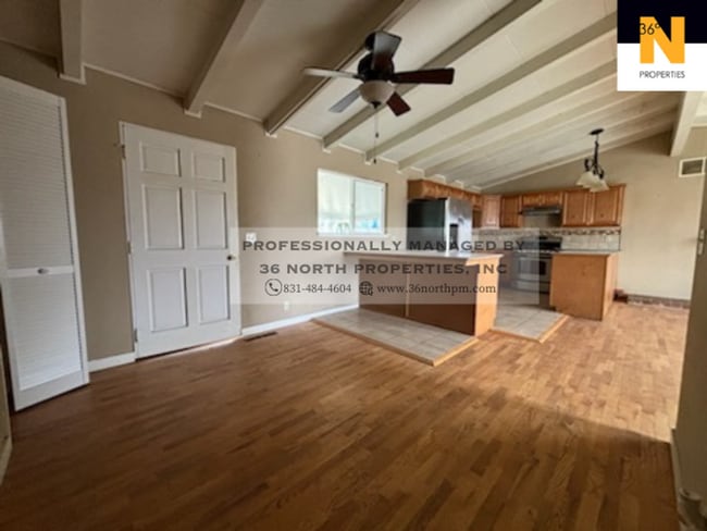 Photo - 2030 Hacienda St