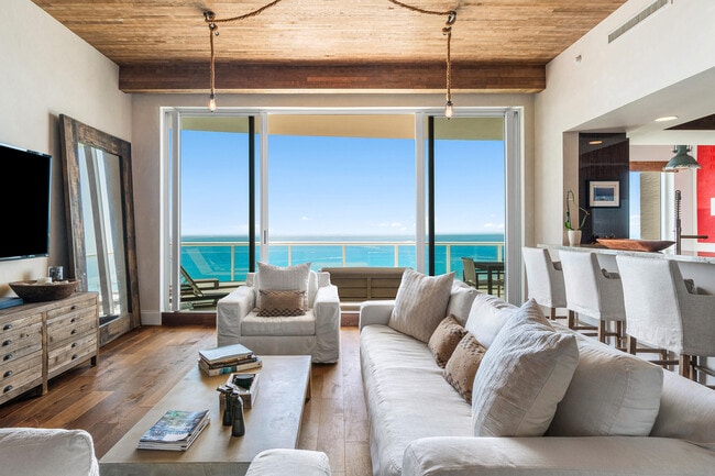 Building Photo - 2700 N Ocean Dr Unit Ph3b