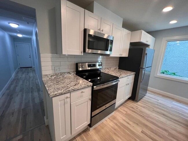 Photo - 910 N Oliver Ave Unit 3