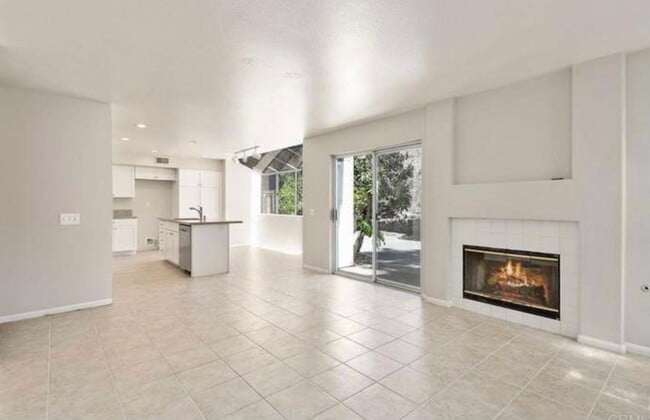 ***COMING SOON*** MOVE IN on 7/20**Desirab... - ***COMING SOON*** MOVE IN on 7/20**Desirab... Casa
