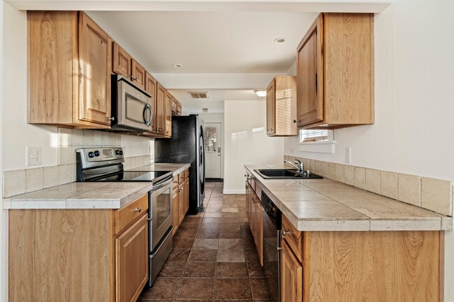 Photo - 2506 NE Franklin St