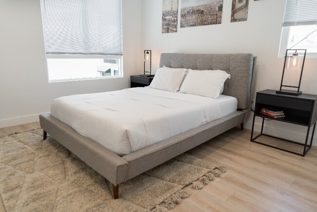 Photo - 4829 Riverton Ave