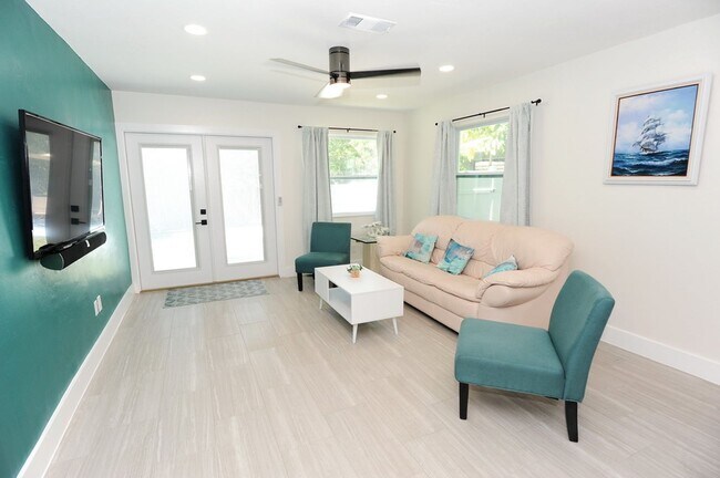 Photo - 588 103rd Ave N