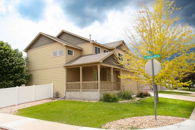 Photo - 3 Bedroom, 2.5 Bath - 2 Story Home in Loveland with New Carpet 2026