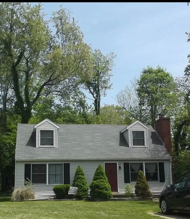 Photo - 403 S Mitchell St House