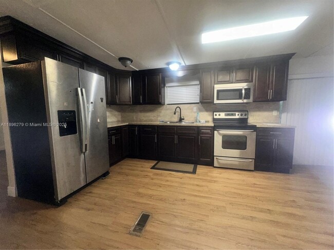 Photo - 3082 Hibiscus Cir