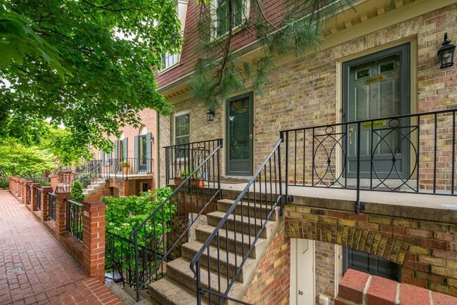Building Photo - 1624 Belmont St NW Rental