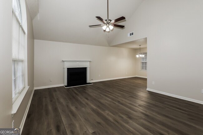 Photo - 4153 Ward Lake Trail