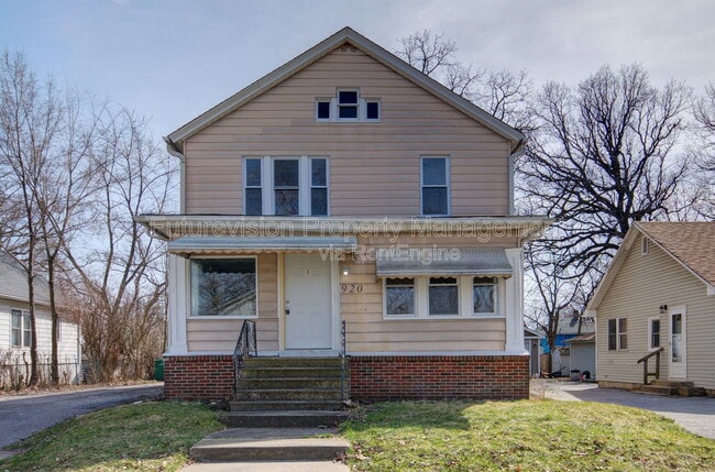 Building Photo - 920 Jasper St Unit 1
