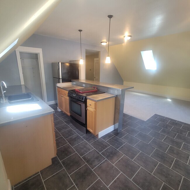 Kitchen - 303 Center St Apartments Unit 201