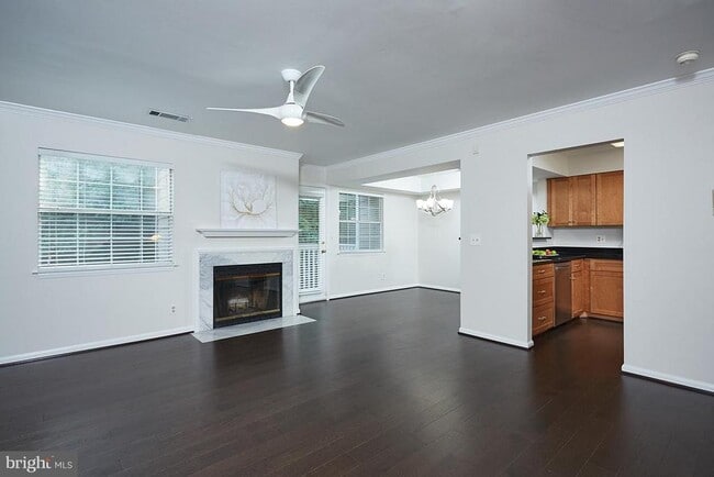 Photo - 5700 Chapman Mill Dr Apartment Unit 210