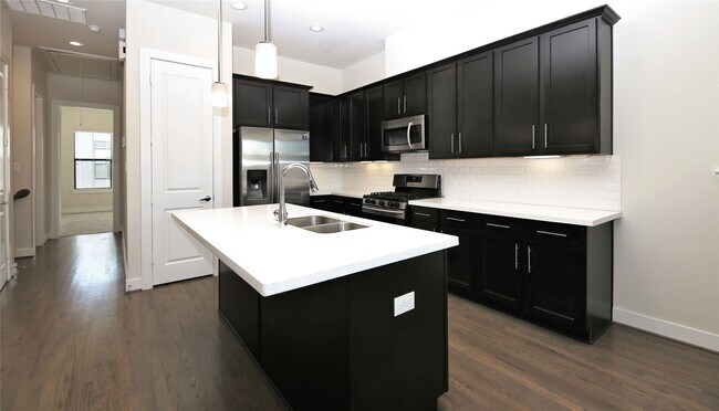 Photo - 3916 Tulane Oak Dr