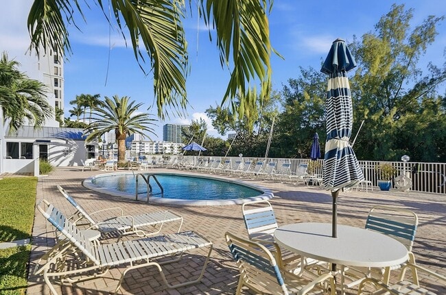 Photo - 2860 NE 14th Street Causeway Unit 103d