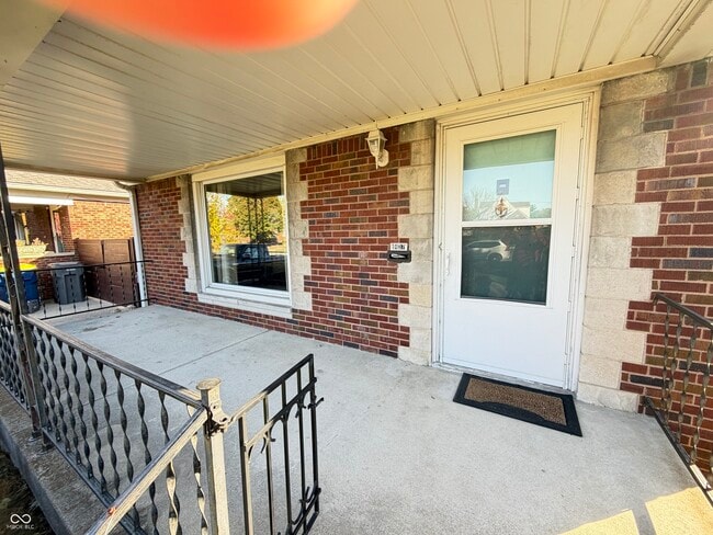 Photo - 1437 N Leland Ave