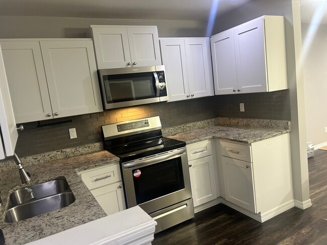 Photo - 501 Firefly Ln