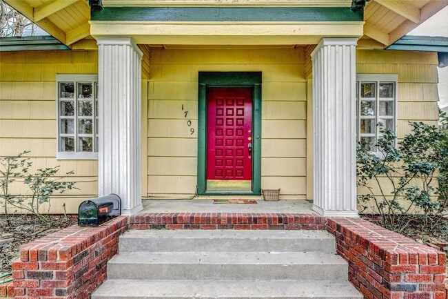 Photo - 1709 Missouri St