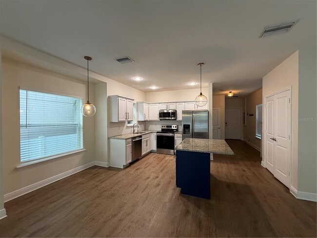 Photo - 1736 W Walnut St