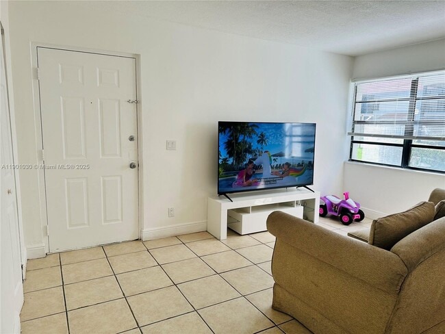 Photo - 3037 NW 118th Dr Unidad 122D