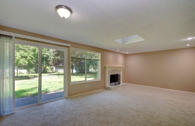 Photo - 12516 NE 5th St