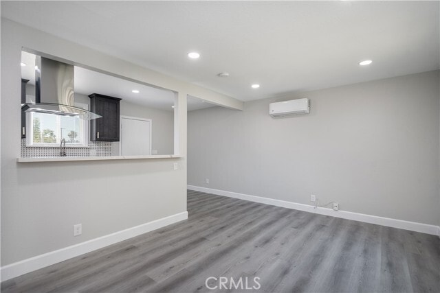 Photo - 3630 Russell St