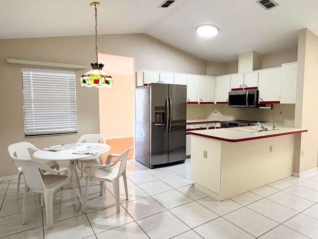 Photo - 3/2 in Seven Hills Community