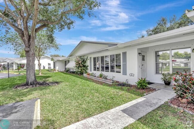 Building Photo - 8423 NW 12th St Rental