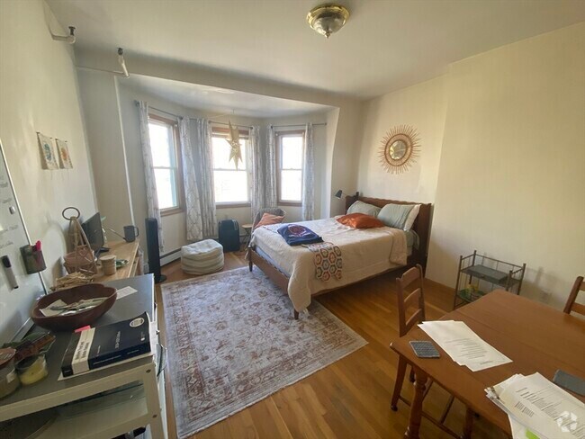 Building Photo - 712 Commonwealth Ave Unit 4 Rental
