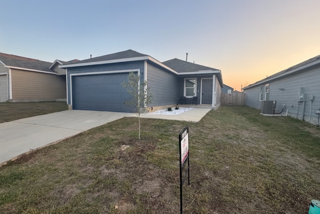 Building Photo - Super Nice with Great Price. 3 Bedroom 2 Bath 1 Story