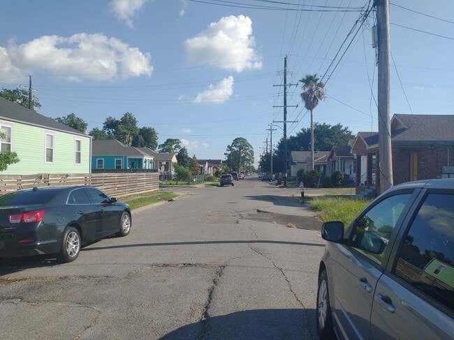Photo - 2012 Mazant St