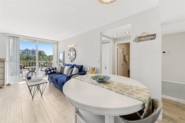 Photo - 1050 SE 15th St Unidad 500