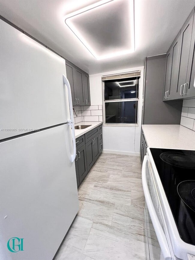 Photo - 102 SE 10th St Unit 101